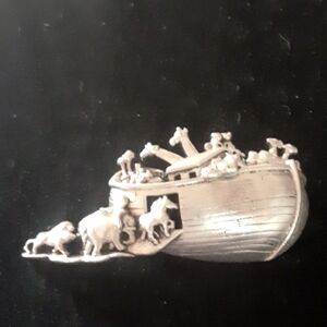Silver Tone Noah's Ark Brooch (Oajc)